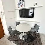 公寓 Entire Private 12 Minutes From Duomo