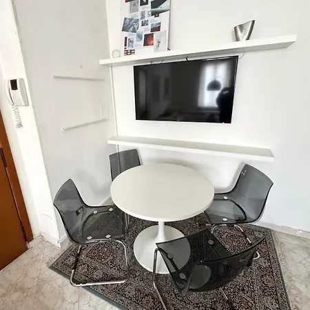 Daire Entire Private 12 Minutes From Duomo