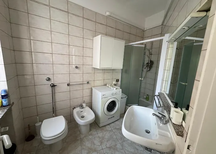 Entire Private 12 Minutes From Duomo Apartment